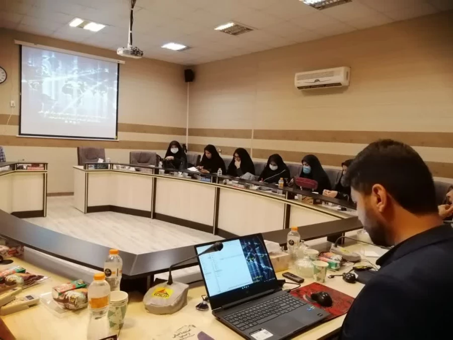 دفتر هم اندیشی و بسیج اساتید دانشگاه فرهنگیان استان ایلام برگزار نمود: 13