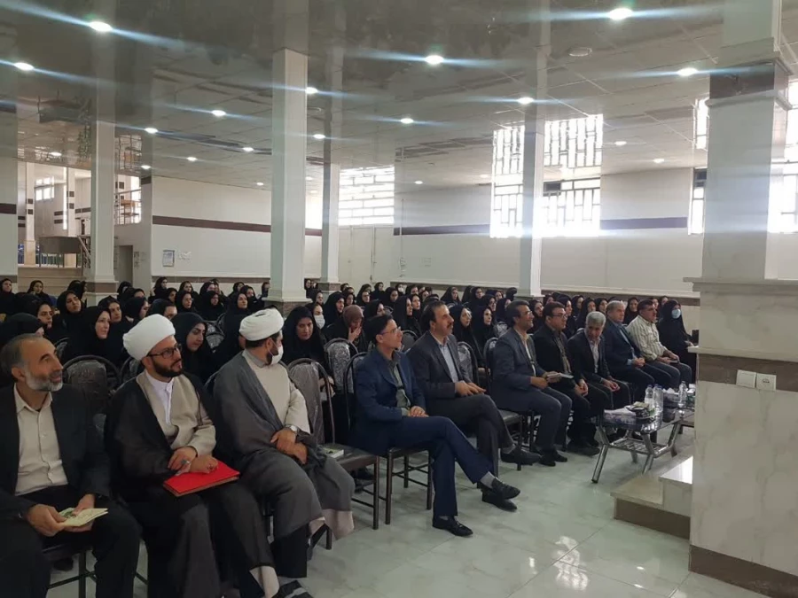 برگزاری دوره های توانمندسازی معلمان، مدیران و کارکنان مدارس و مراکز غیرانتفاعی و غیردولتی 6