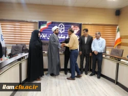 برگزاری مراسم تکریم و تجلیل از خدمات شایسته دو تن از کارکنان دانشگاه فرهنگیان استان ایلام 5