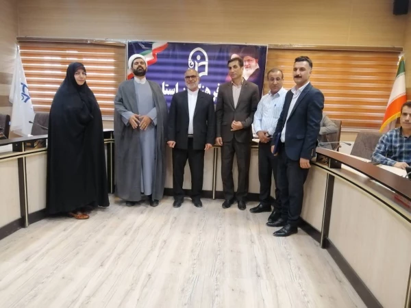 برگزاری مراسم تکریم و تجلیل از خدمات شایسته دو تن از کارکنان دانشگاه فرهنگیان استان ایلام 8