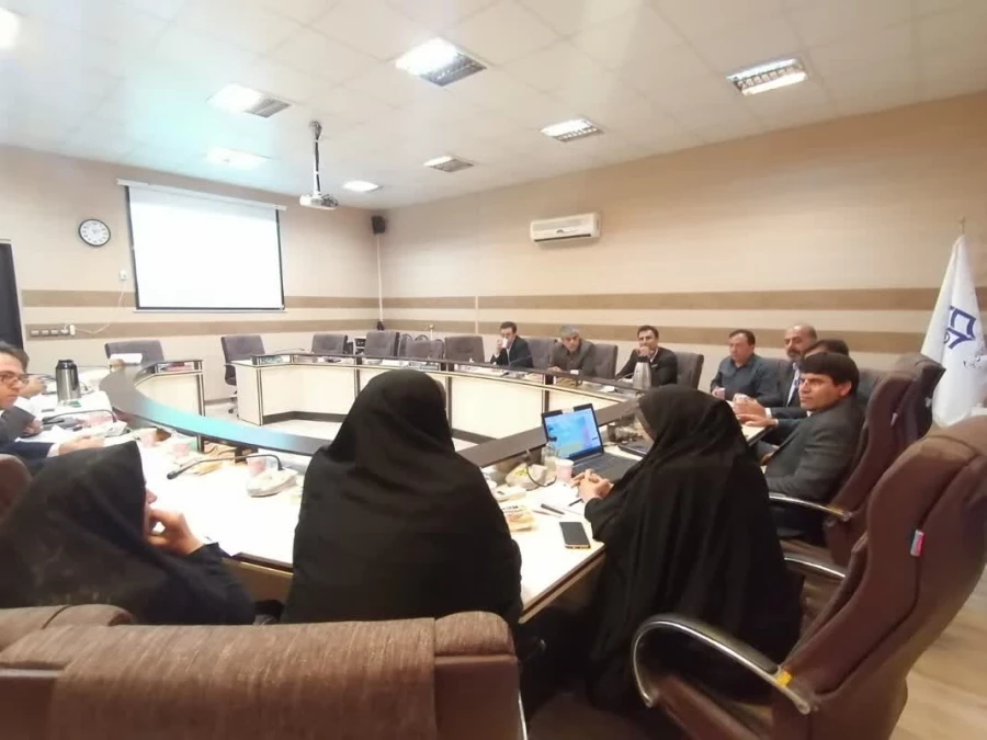 برگزاری کارگاه توجیهی درس کارورزی(1) و کارورزی(3) جهت مدیران مدارس مجری در دانشگاه فرهنگیان استان ایلام  2