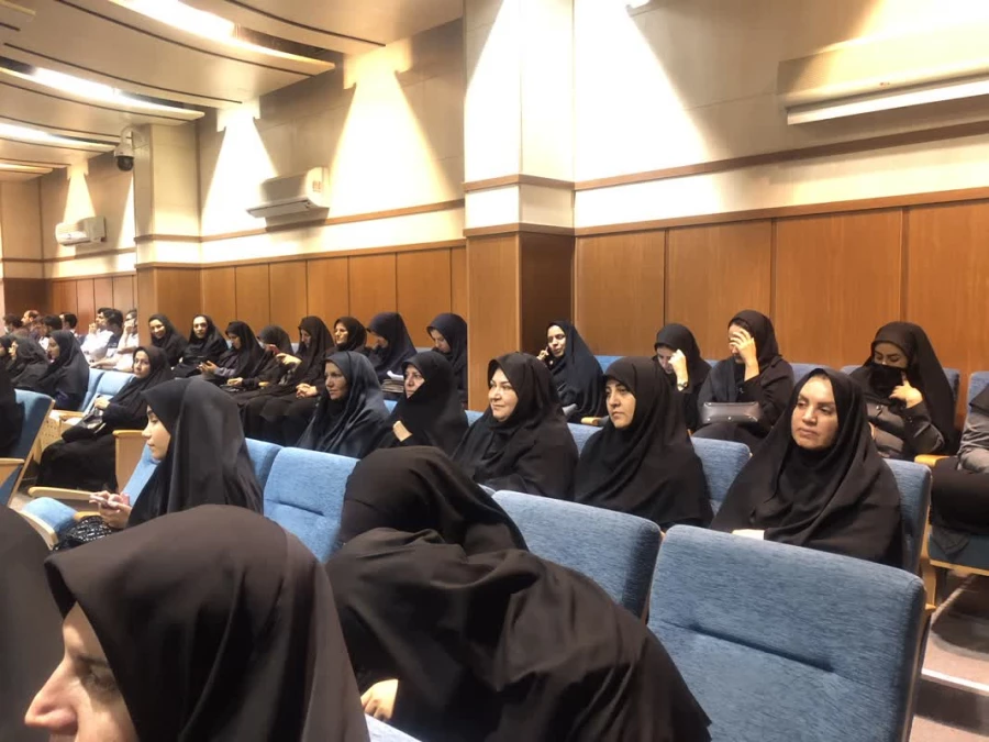  حضور جمعی از اساتید، کارکنان و دانشجومعلمان دانشگاه فرهنگیان در «همایش تحلیل وضعیت جبهه مقاومت و تحولات منطقه با حضور سردار تهرانی مقدم در دانشگاه ایلام  3