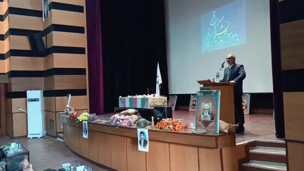 برگزاری مراسم گرامیداشت روز دانشجو در محضر نورانی شهید گمنام

 2