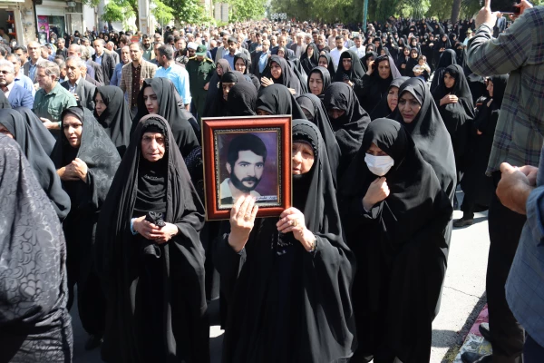 پایان ماموریت شهید محمدشفیع فیضی زاده بر شانه های مردم ایلام و دانشگاهیان 3