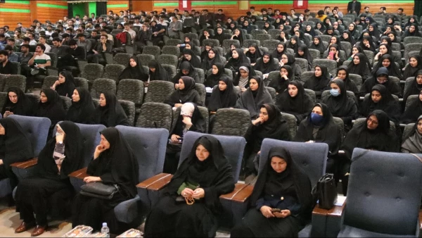 به مناسبت هفته معلم و دهه سرآمدی آموزش، مراسم بزرگداشت مقام استاد در دانشگاه فرهنگیان استان ایلام برگزار شد 3