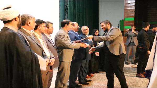 به مناسبت هفته معلم و دهه سرآمدی آموزش، مراسم بزرگداشت مقام استاد در دانشگاه فرهنگیان استان ایلام برگزار شد 7