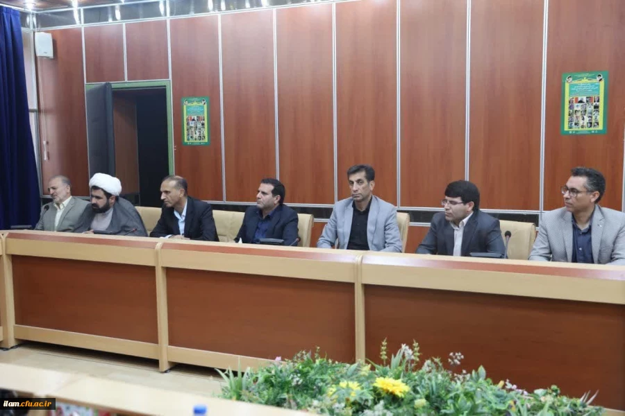 جلسه هیات امنای دانشگاه فرهنگیان استان ایلام با حضور استاندار ایلام و اعضا  برگزار شد. 4