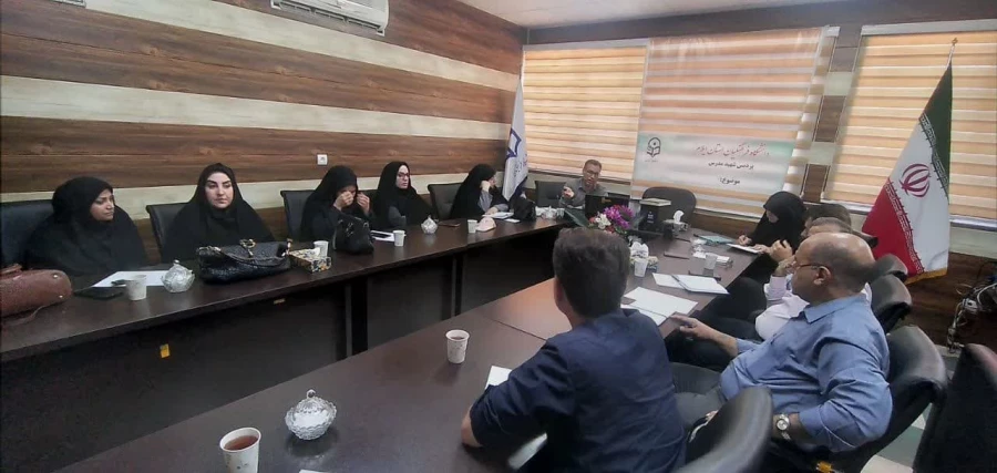 جلسه هماهنگی و توجیهی رهنامه ارزیابی پردیس های استان ایلام برگزار شد.    3