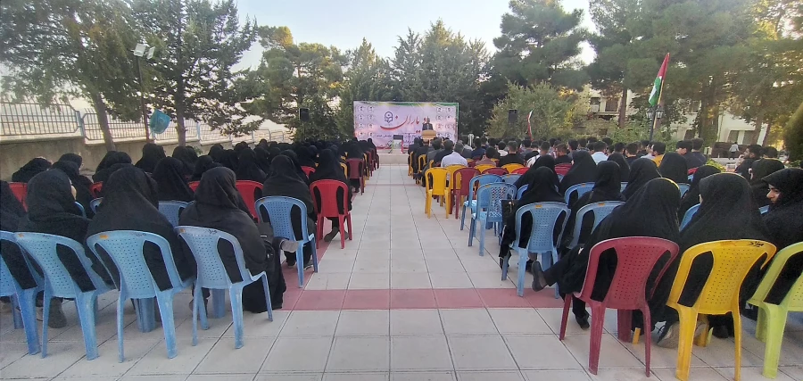 مراسم آغاز سال تحصیلی و گرامیداشت هفته دفاع مقدس با یاد یاران دانشجومعلم شهید در جوار مضجع شریف شهید گمنام دانشگاه فرهنگیان استان ایلام برگزار شد. 8