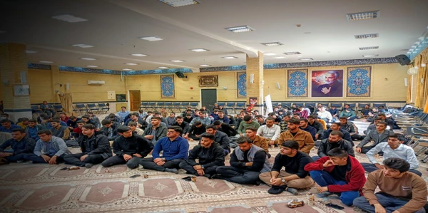 امام جمعه ایلام: تربیت نسل سالم و متعهد، مهم ترین رسالت معلمان است. 6