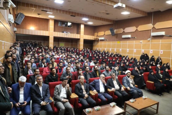 تبیین دستاوردهای انقلاب و امیدآفرینی رسالت بزرگ دانشجویان است. 3