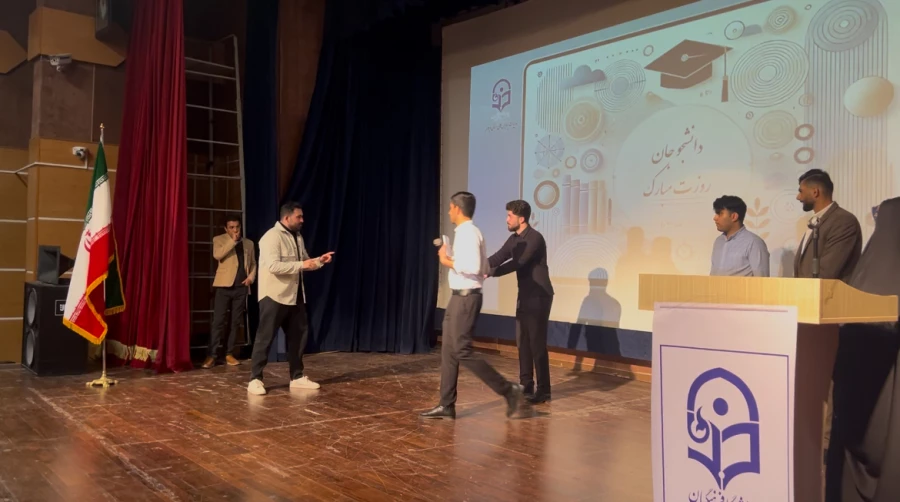 تبیین دستاوردهای انقلاب و امیدآفرینی رسالت بزرگ دانشجویان است. 7