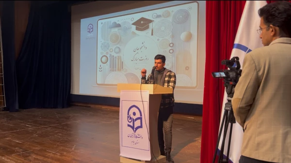 تبیین دستاوردهای انقلاب و امیدآفرینی رسالت بزرگ دانشجویان است. 8