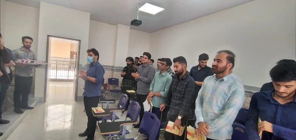 تبریک روز معلم به صورت سرزده در پردیس شهید مدرس ایلام  8