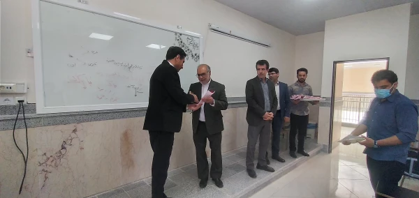 تبریک روز معلم به صورت سرزده در پردیس شهید مدرس ایلام  9