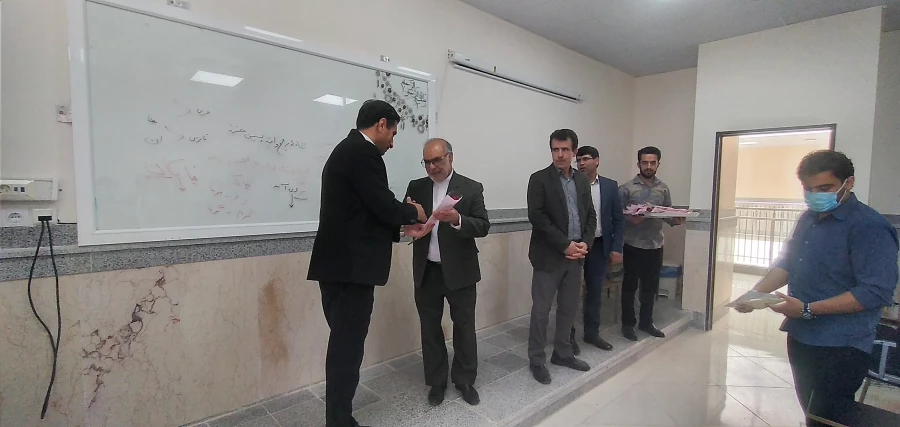 تبریک روز معلم به صورت سرزده در پردیس شهید مدرس ایلام  9