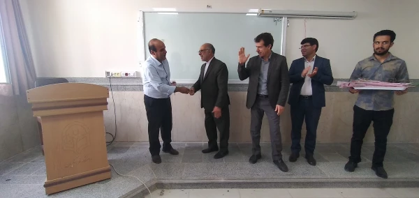 تبریک روز معلم به صورت سرزده در پردیس شهید مدرس ایلام  13