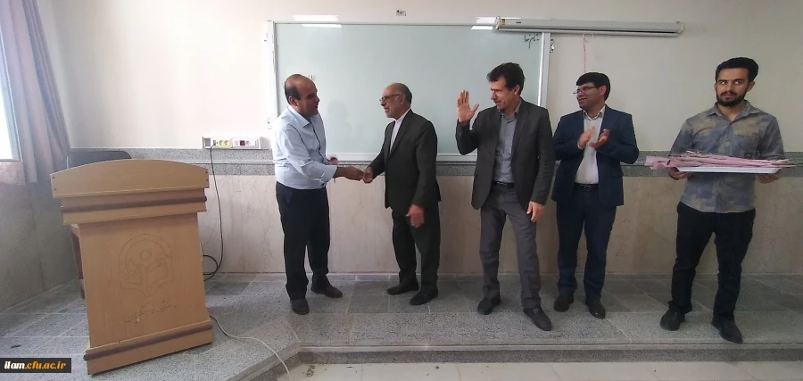 تبریک روز معلم به صورت سرزده در پردیس شهید مدرس ایلام  13