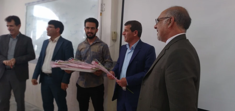 تبریک روز معلم به صورت سرزده در پردیس شهید مدرس ایلام  14