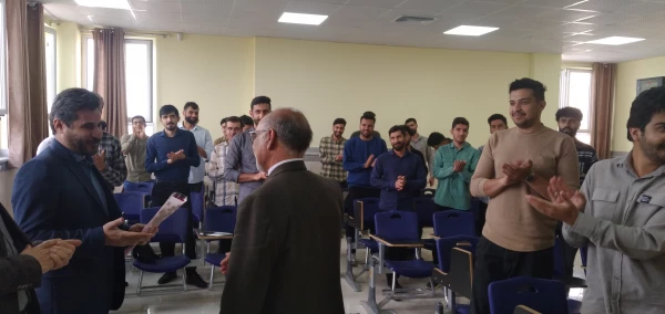 تبریک روز معلم به صورت سرزده در پردیس شهید مدرس ایلام  17