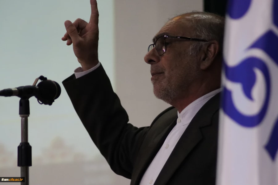 اقتدار امروز کشور نشئت گرفته از دانش جوانان کشور است که پرورش یافته کلاس درس معلمان هستند. 2