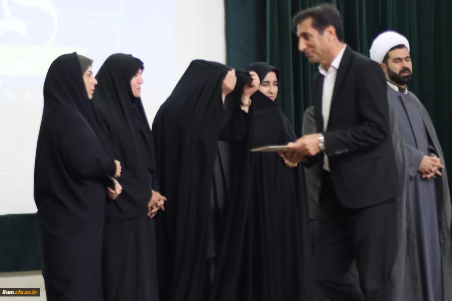 اقتدار امروز کشور نشئت گرفته از دانش جوانان کشور است که پرورش یافته کلاس درس معلمان هستند. 7