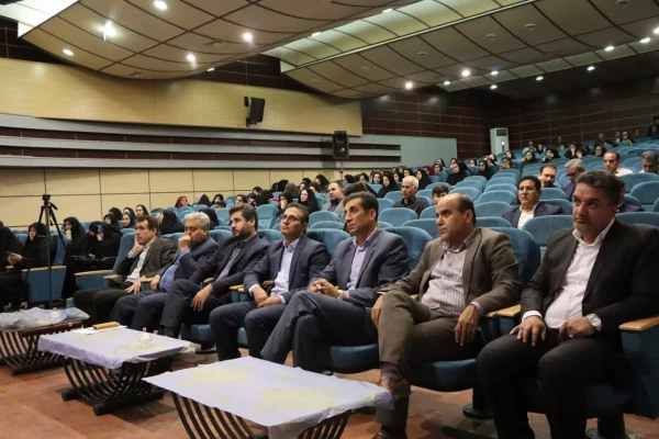 مراسم تجلیل از عوامل کارورزی در سال تحصیلی ۱۴۰۴-۱۴۰۳ دانشگاه فرهنگیان ایلام 8