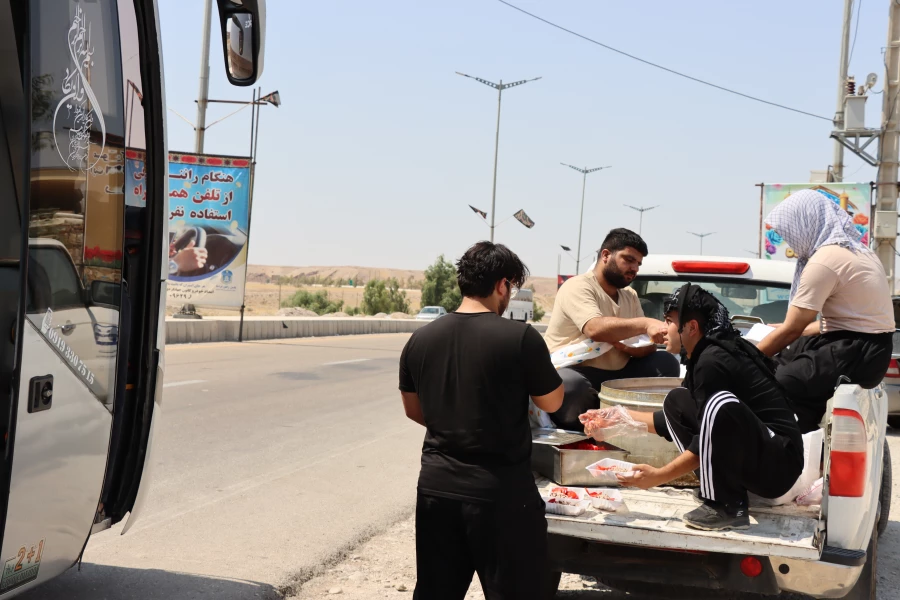 فعالیت شبانه روزی موکب الغدیر دانشگاه فرهنگیان ایلام 
 4