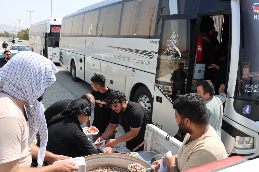 فعالیت شبانه روزی موکب الغدیر دانشگاه فرهنگیان ایلام 
 5