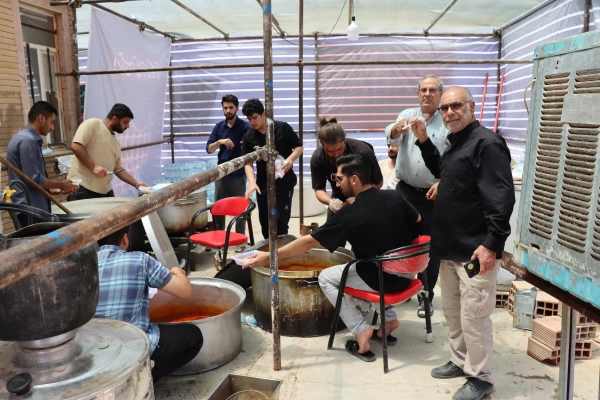 فعالیت شبانه روزی موکب الغدیر دانشگاه فرهنگیان ایلام 
 6