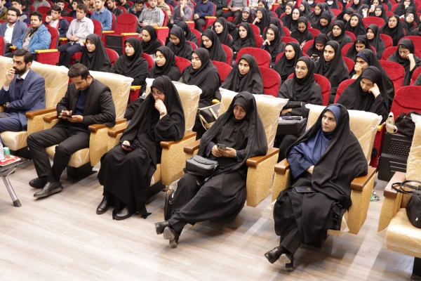 نشست تبیینی زوایای پنهان جنگ 12 روزه به مناسبت روز دانشجو در دانشگاه فرهنگیان ایلام برگزار شد؛ 5