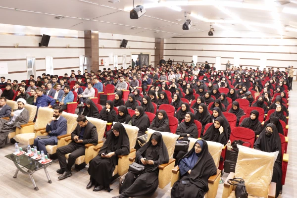 نشست تبیینی زوایای پنهان جنگ 12 روزه به مناسبت روز دانشجو در دانشگاه فرهنگیان ایلام برگزار شد؛ 6