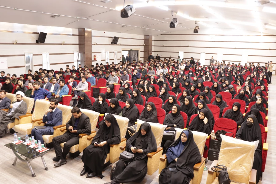 نشست تبیینی زوایای پنهان جنگ 12 روزه به مناسبت روز دانشجو در دانشگاه فرهنگیان ایلام برگزار شد؛ 6